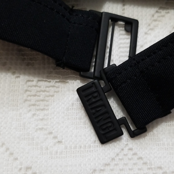 10T2 Triangl blue and white crochet top, various - Picture 4 of 5